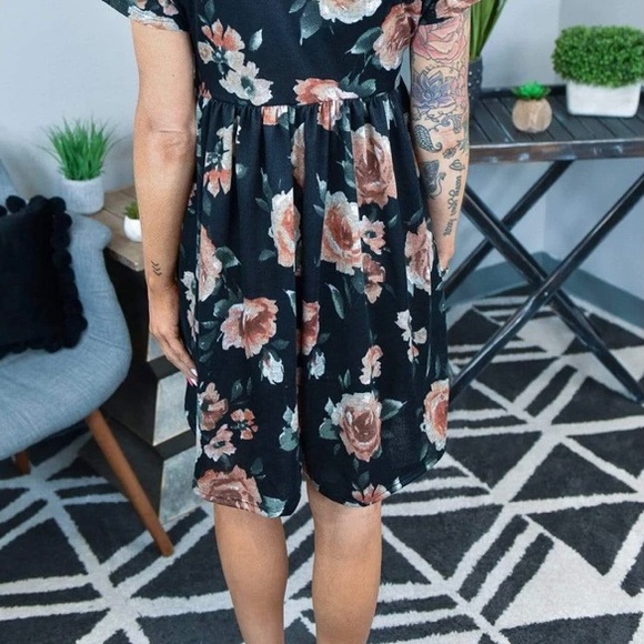 Dress!!! - Picture 2 of 3